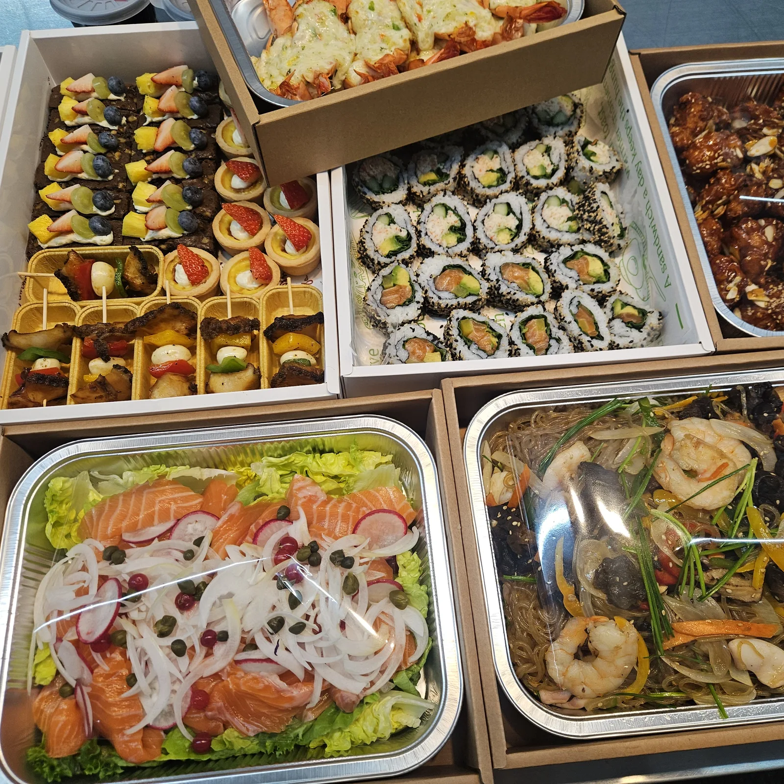 백일잔치 케이터링 거실 테이블 세팅 모습